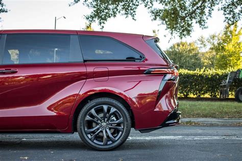 2025 Toyota Sienna First Drive All The Details Autoguide Com
