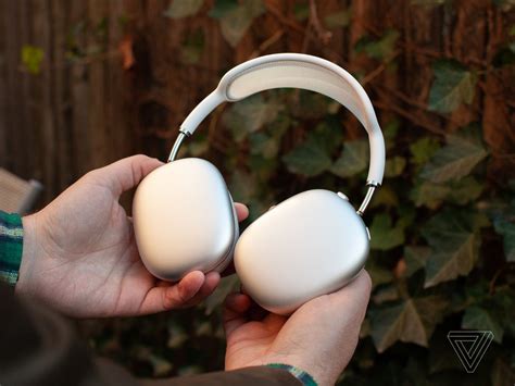 Apple Airpods Max Review Luxurious Sound For A Luxury Price The Verge