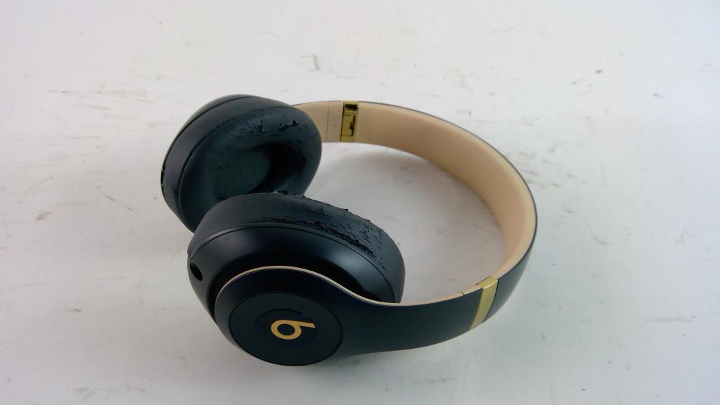 Beats Studio3 Wireless Headphones Property Room