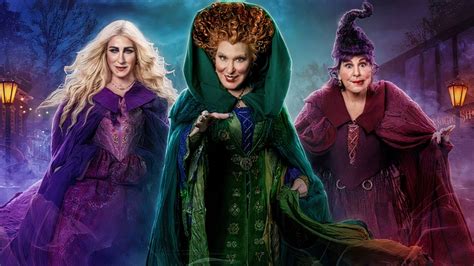 Bette Midler Teases Hocus Pocus 3 What S On Disney Plus
