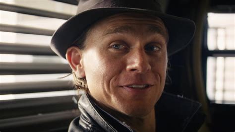 Charlie Hunnam Is Unrecognizable As Ed Gein In Ryan Murphy S Monster Season 3