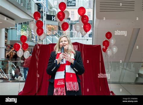Christine Hogarth Mpp Of Etobicoke Lakeshore Attends Light The World Giving Machine Unveiling