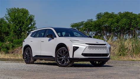 First Drive Review 2025 Toyota Crown Signia