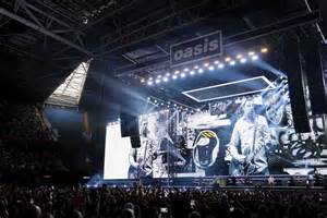 For L A S Anglophiles The Oasis Reunion Is A Football Game With 80 000 People On Same Team Los Angeles Times