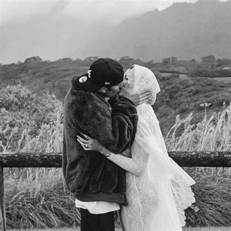 Hailey And Justin Bieber Expecting 1St Baby Together See Sweet Photos Video From Announcement