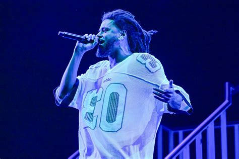 J Cole Fans Can T Believe He Didn T Drop The Fall Off Before Dreamville Festival