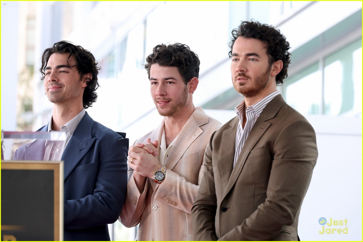 Jonas Brothers Announce New Album Title Amp Release Date At Walk Of Fame Ceremony Alena Jonas