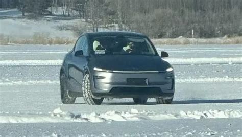 Model Y Juniper Refresh Spied Uncamouflaged For First Time In Winter Testing Electrek