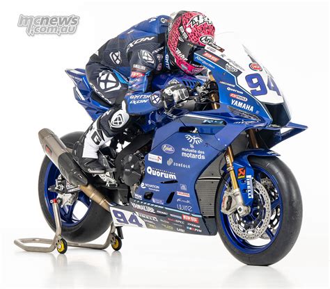 Official Lucas Mahias With Gmt94 On The New 2025 Yamaha Yzf R9 Gmt94 Ecurie Moto Supersport