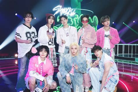 Stray Kids Reigns The Itunes Charts Worldwide With Hop