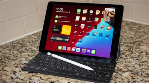 The Eighth Gen Ipad Hits A Home Run With A Faster Processor And An Approachable Design Cnn
