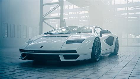 The Last Non Electrified Lamborghini V 12S Are Now Sold Out